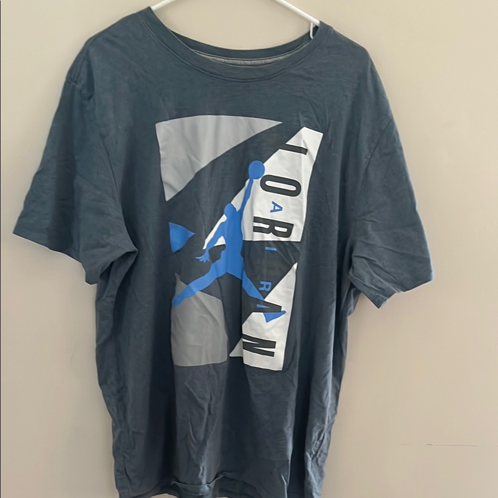 Jordan Short Sleeve Tee in Blue and Gray with Modern Geometric Design